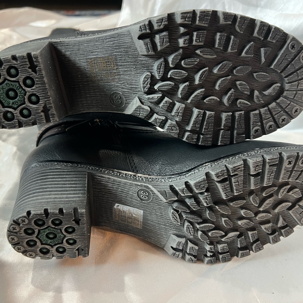 Gemisola Water Resistant Boot - Picture 4 of 5